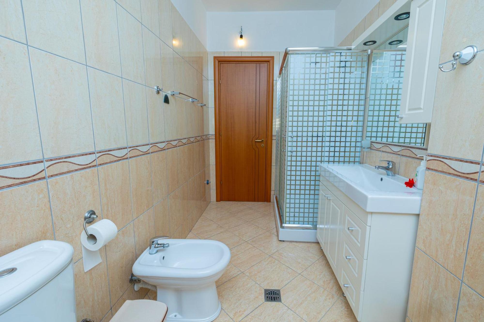 Lucas Apartments Rental Vlorë Eksteriør bilde