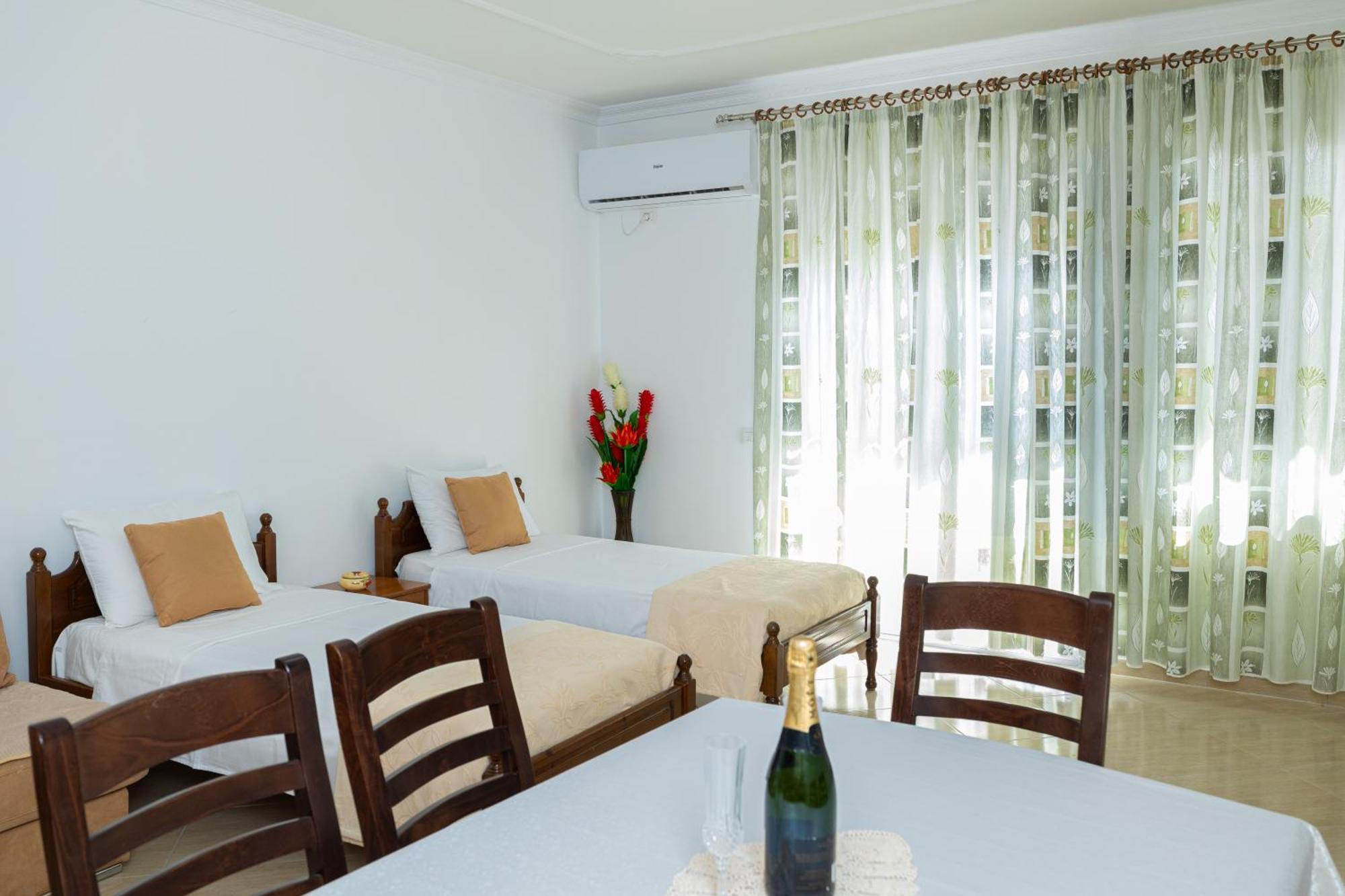 Lucas Apartments Rental Vlorë Eksteriør bilde
